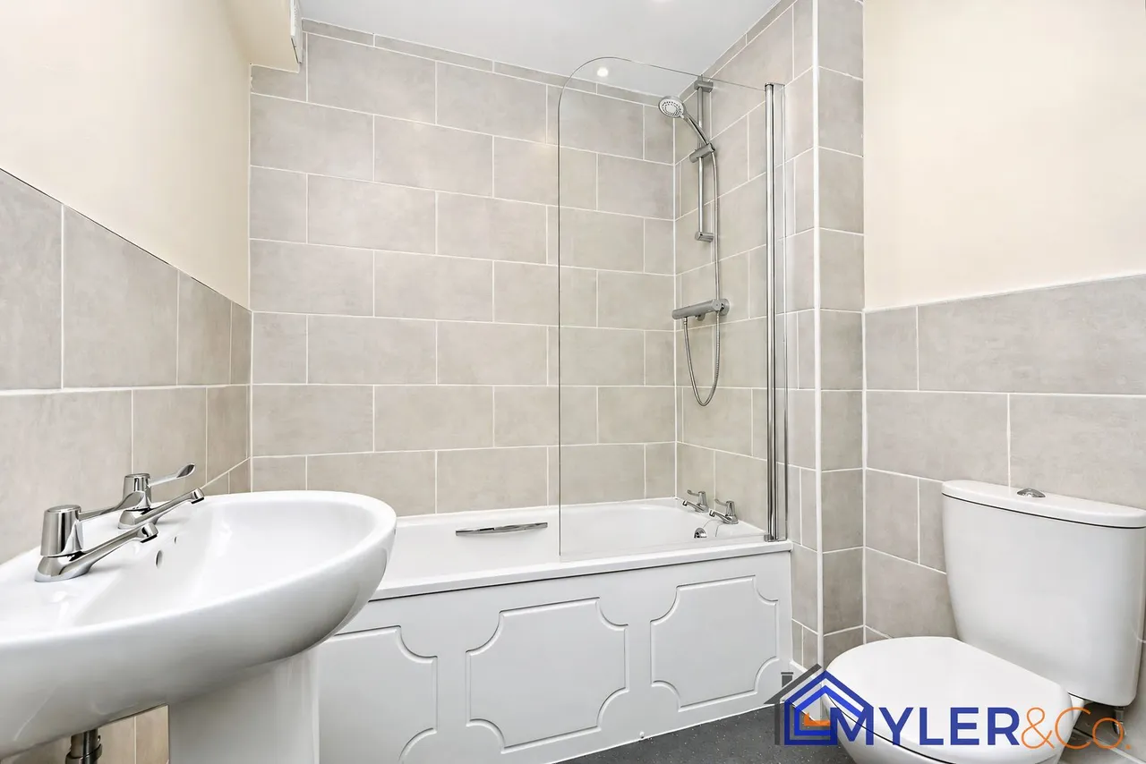 Hough Green Road, Widnes, photo 11