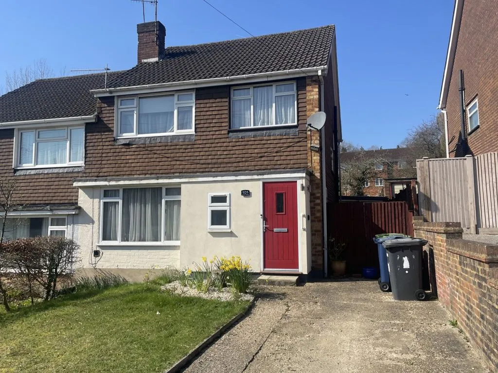 3 bed house for sale — Arnison Avenue, High Wycombe HP13 6BU