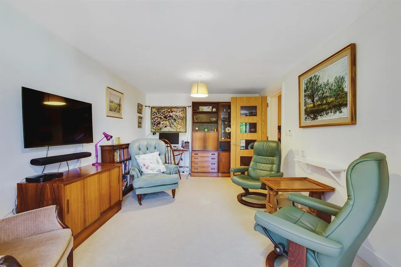 Kingston Road, Raynes Park, SW20, photo 12