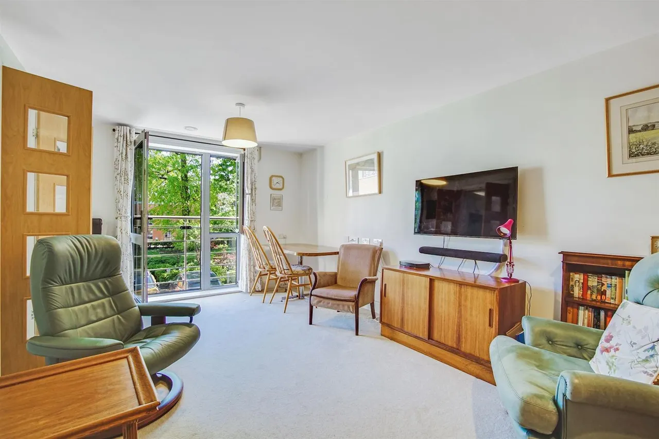 1 bed flat for sale, Kingston Road, Raynes Park, SW20