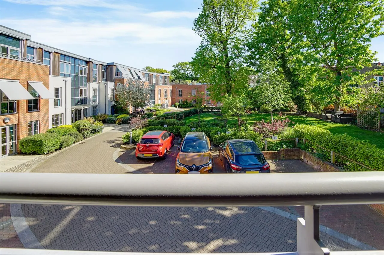 Kingston Road, Raynes Park, SW20, photo 4