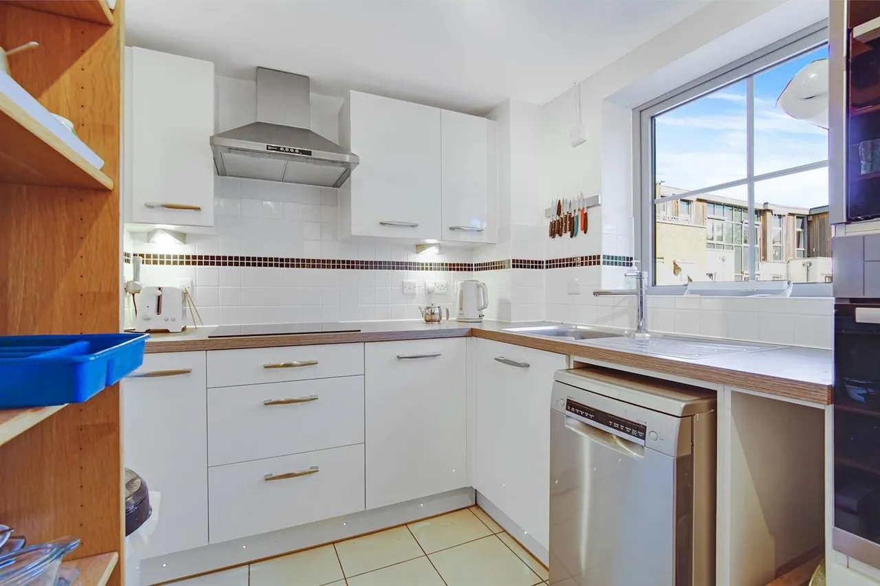 Kingston Road, Raynes Park, SW20, photo 3