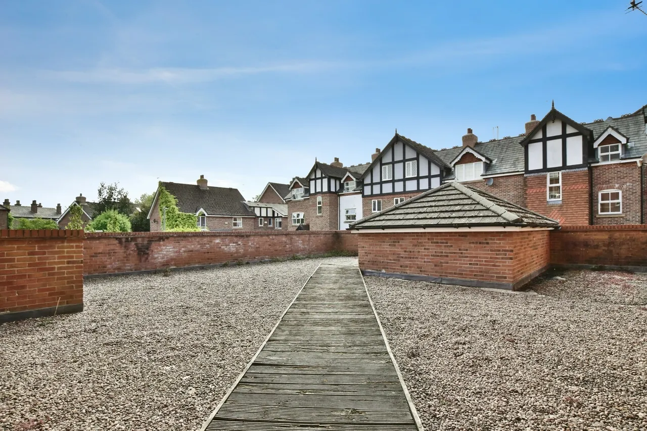 George Street, ALDERLEY EDGE, Cheshire, SK9, photo 10