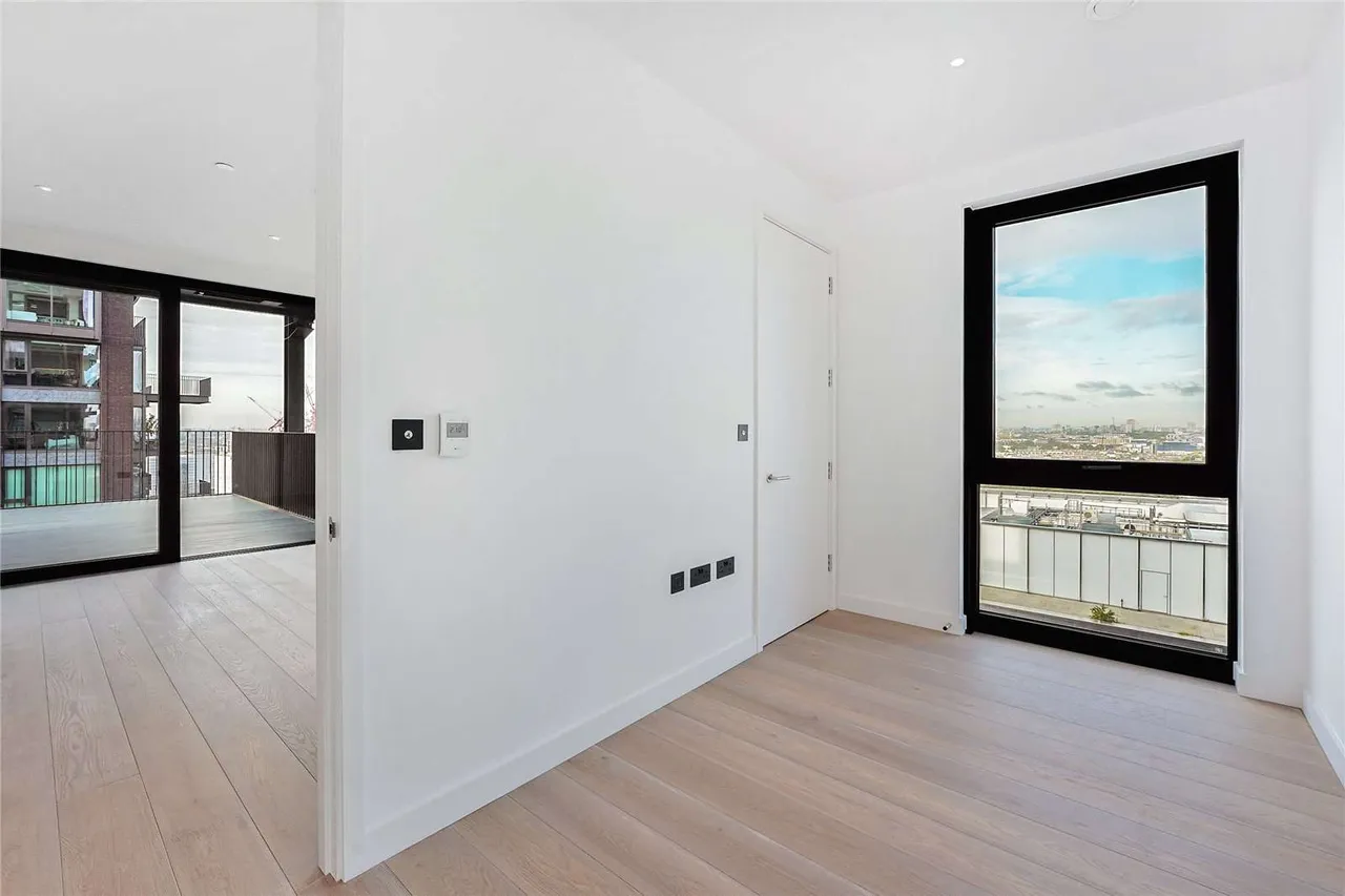 Viaduct Gardens, London, SW11 7EG, photo 12