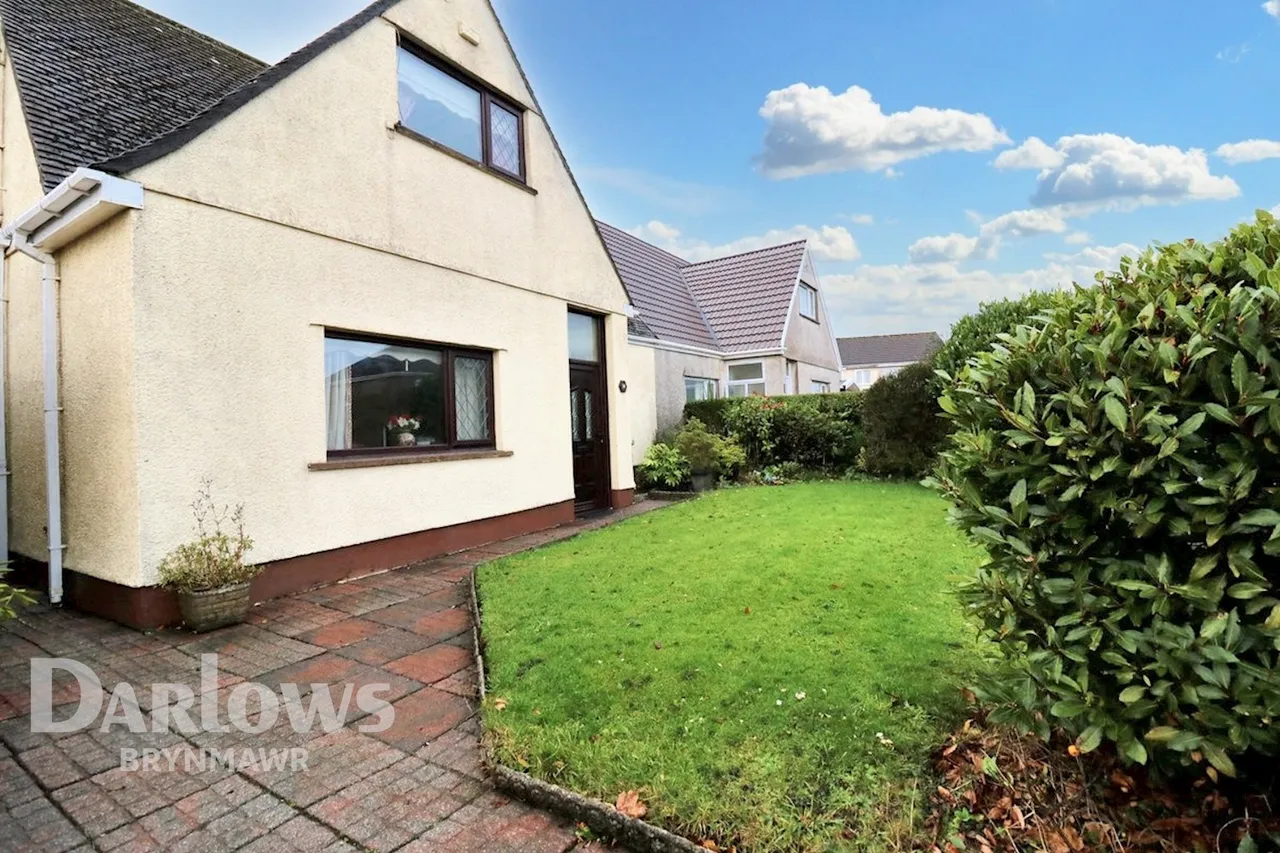 Highlands Road, Ebbw Vale, photo 17