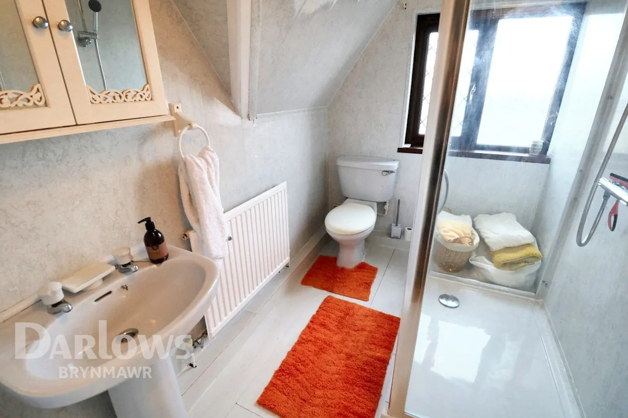 Highlands Road, Ebbw Vale, photo 13