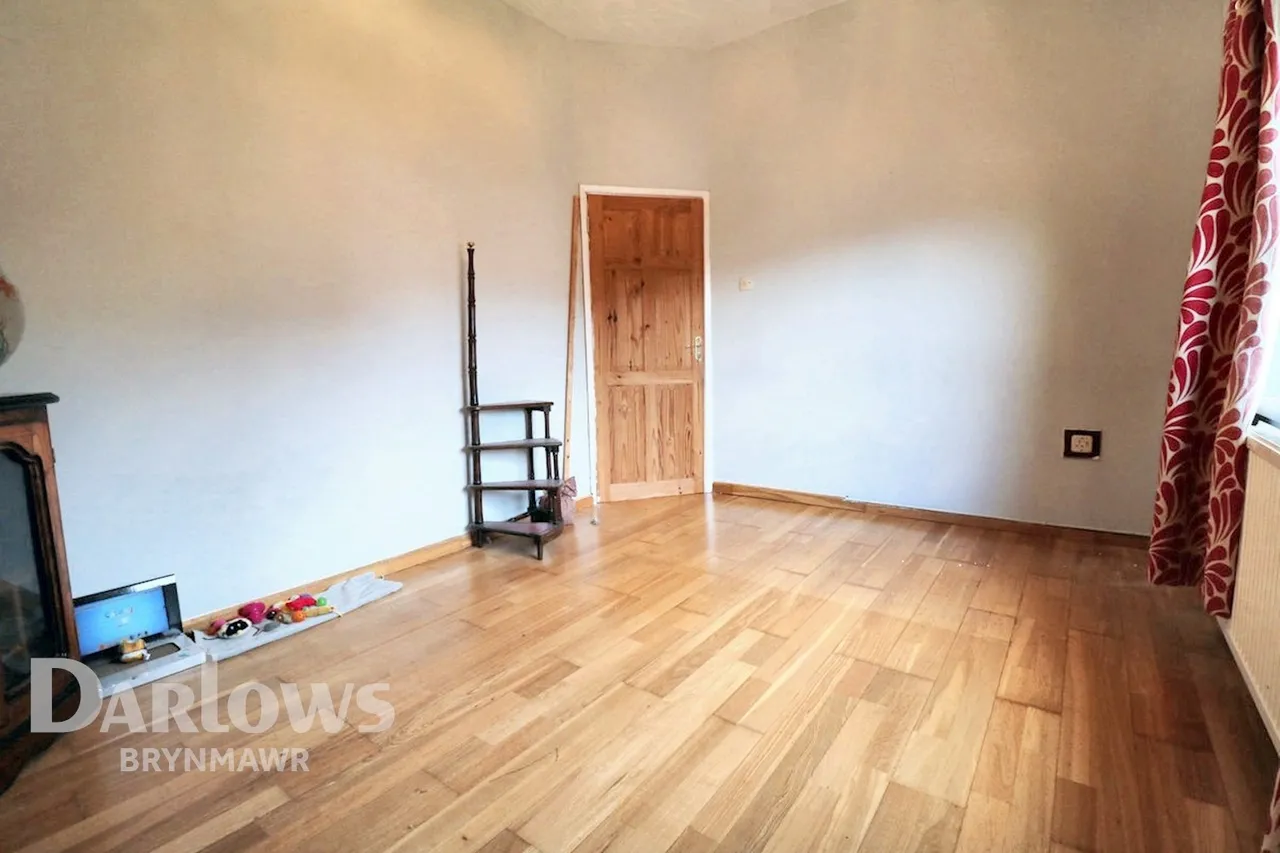 Highlands Road, Ebbw Vale, photo 4