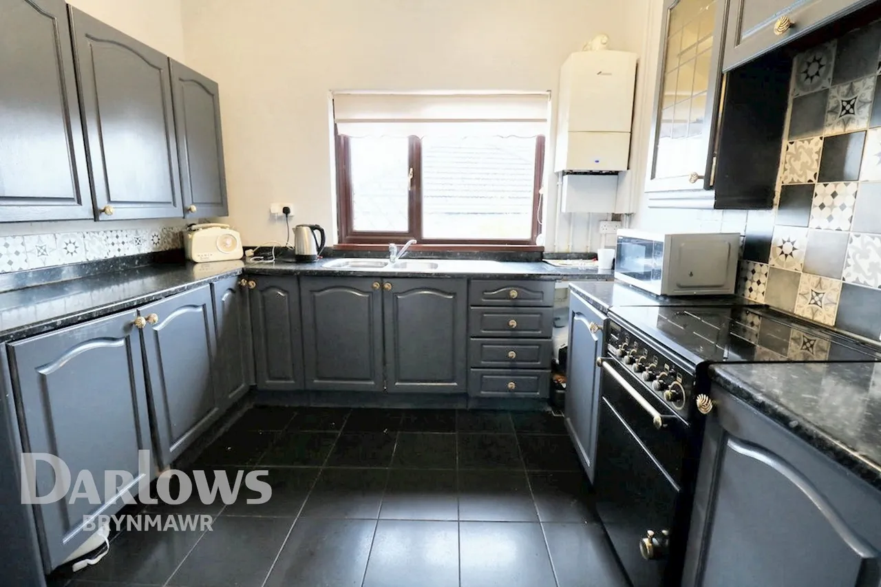 Highlands Road, Ebbw Vale, photo 6
