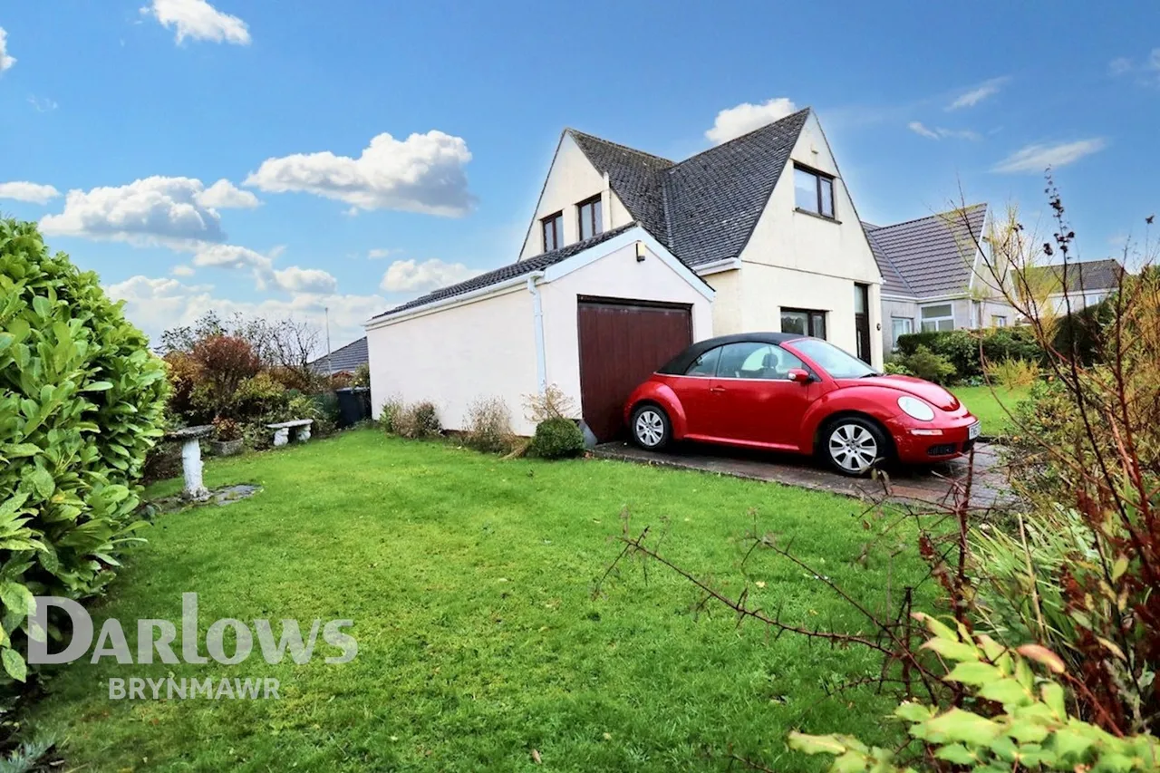 4 bed house for sale, Highlands Road, Ebbw Vale