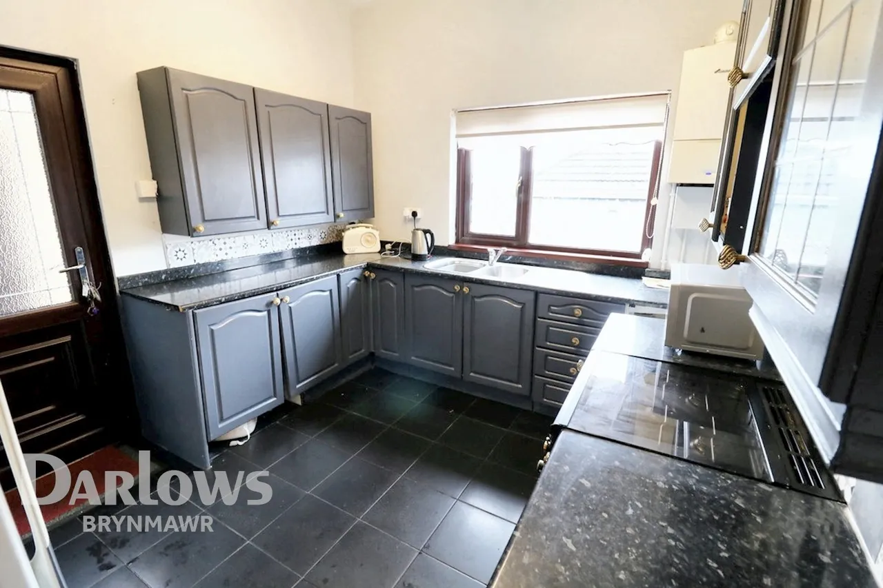 Highlands Road, Ebbw Vale, photo 7