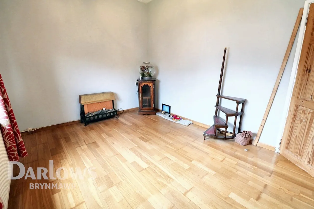 Highlands Road, Ebbw Vale, photo 5