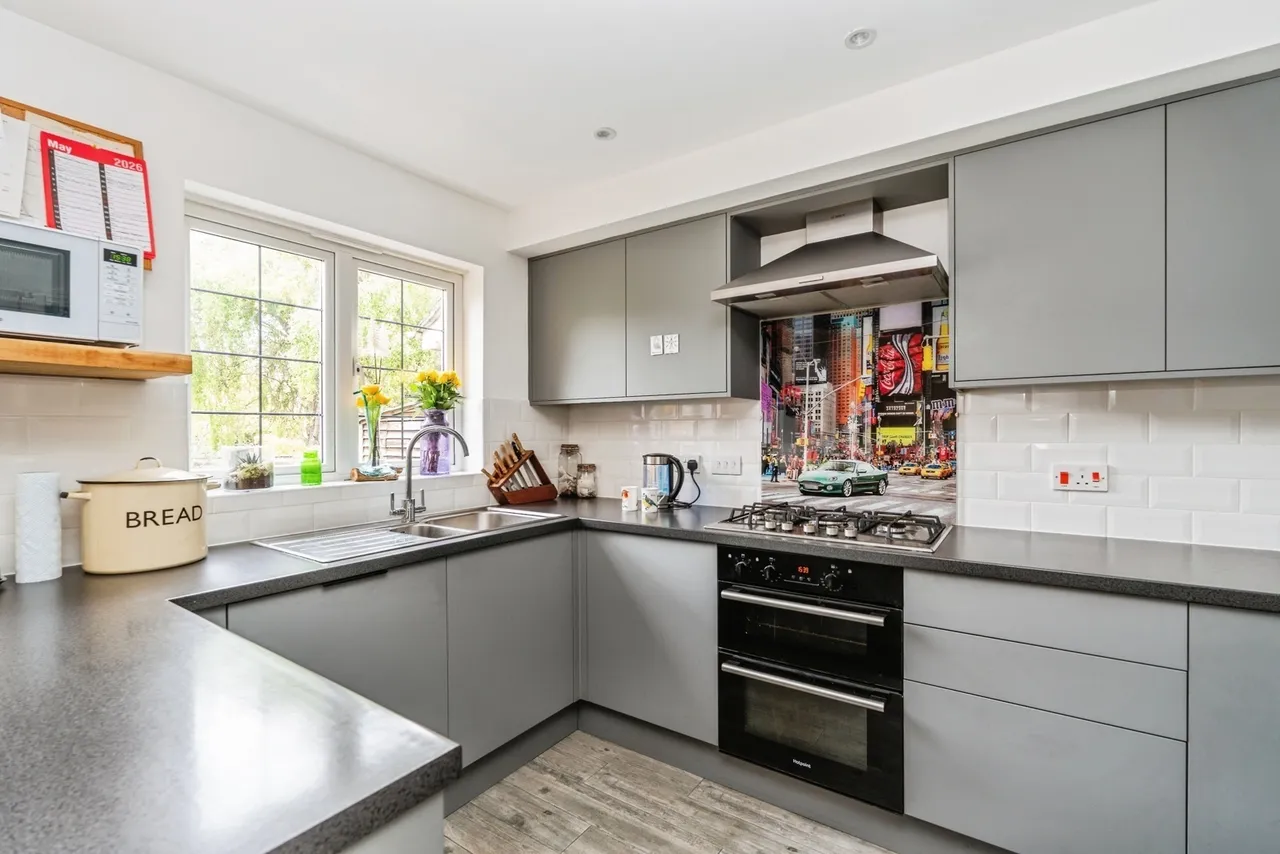Kathryn Close, Totton, SO40, photo 13