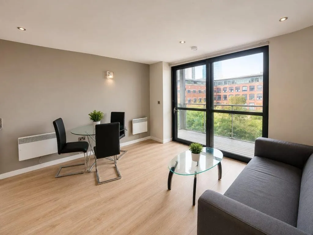 2 bed flat for sale — Pollard Street, Block, M4