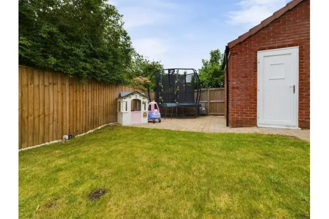 Doncaster Road, Doncaster, DN7, photo 31