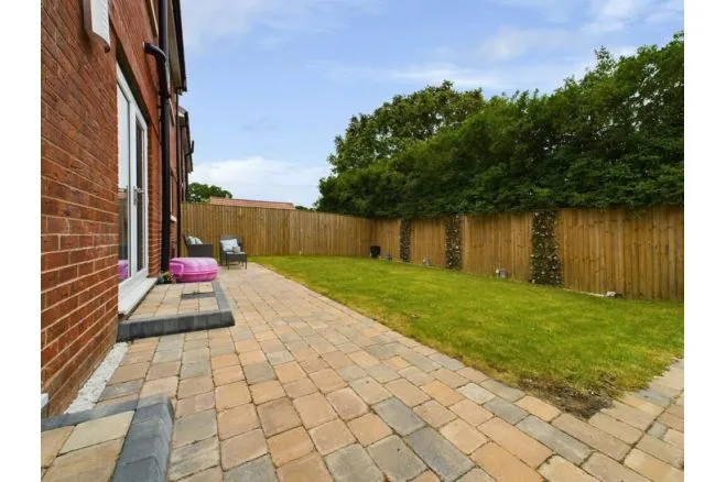 Doncaster Road, Doncaster, DN7, photo 32