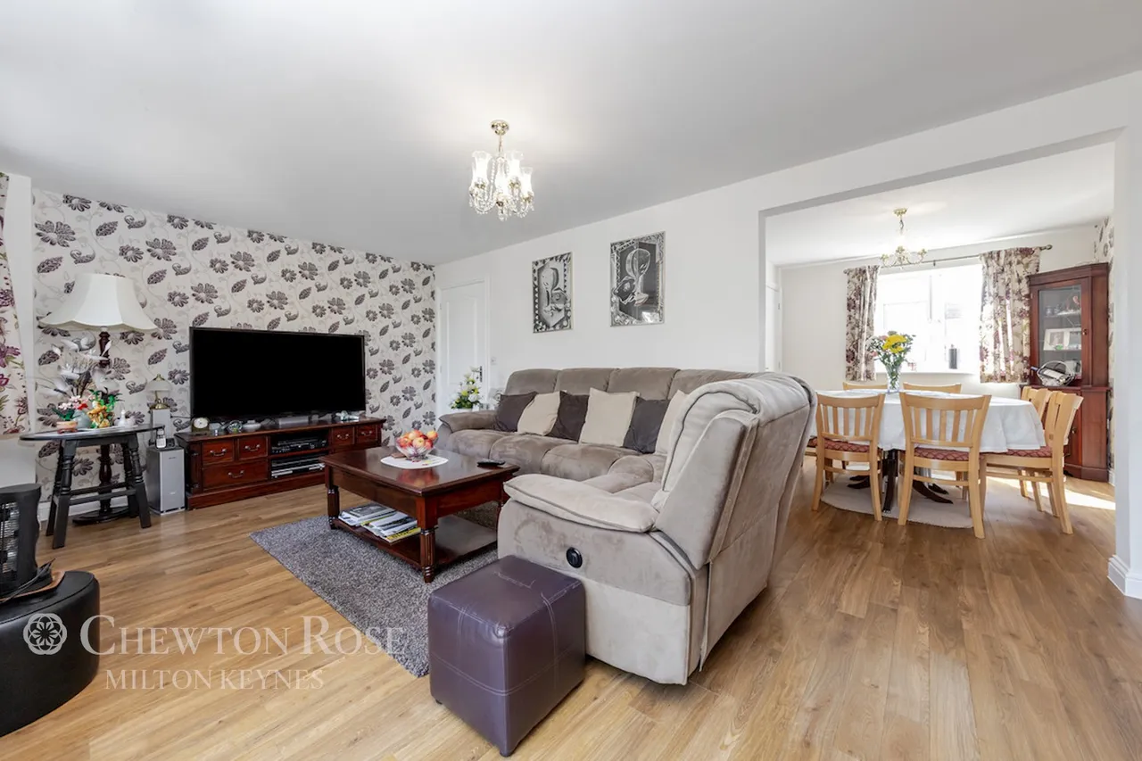 Freyberg Drive, Aylesbury, photo 9