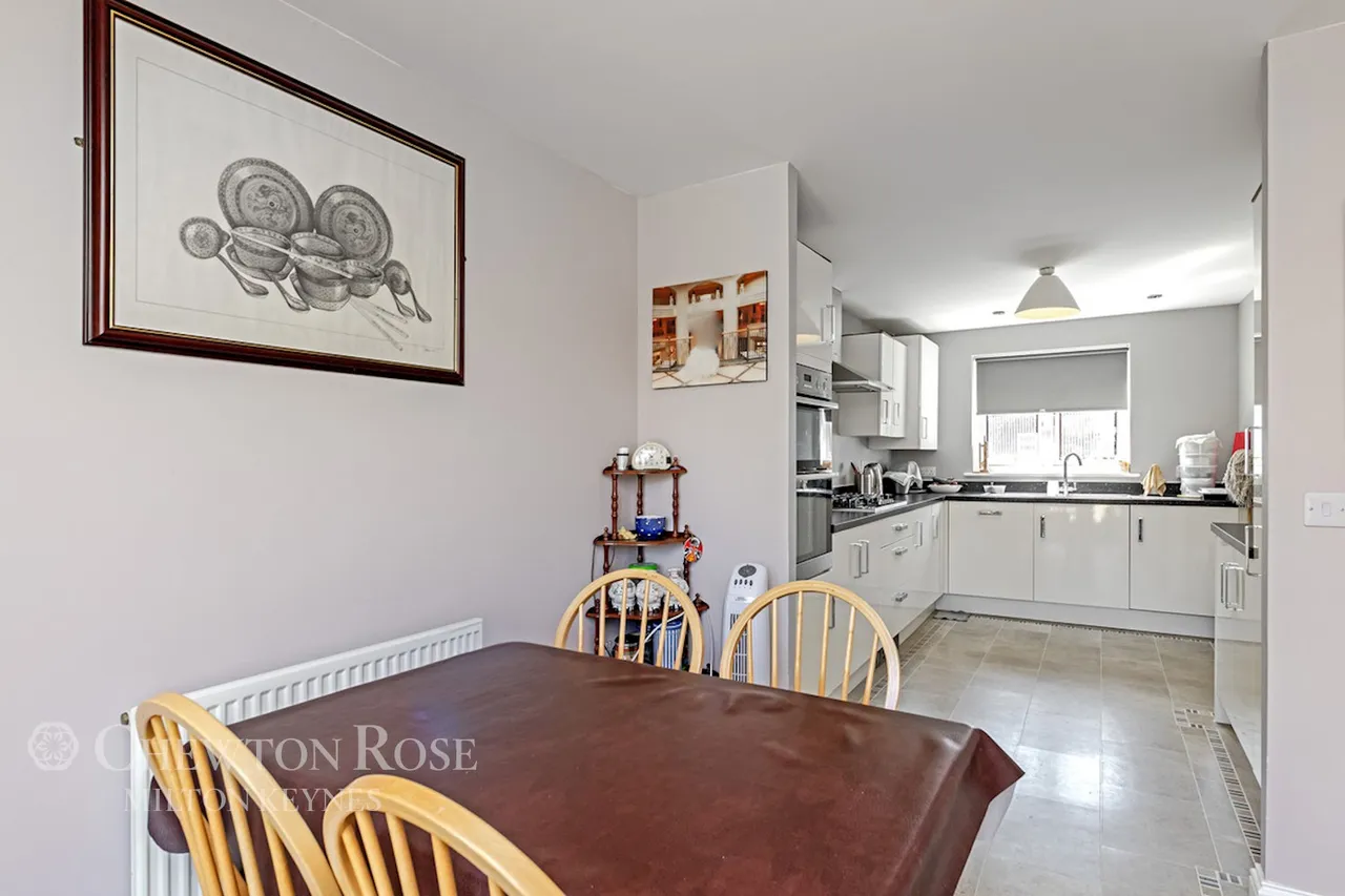 Freyberg Drive, Aylesbury, photo 19