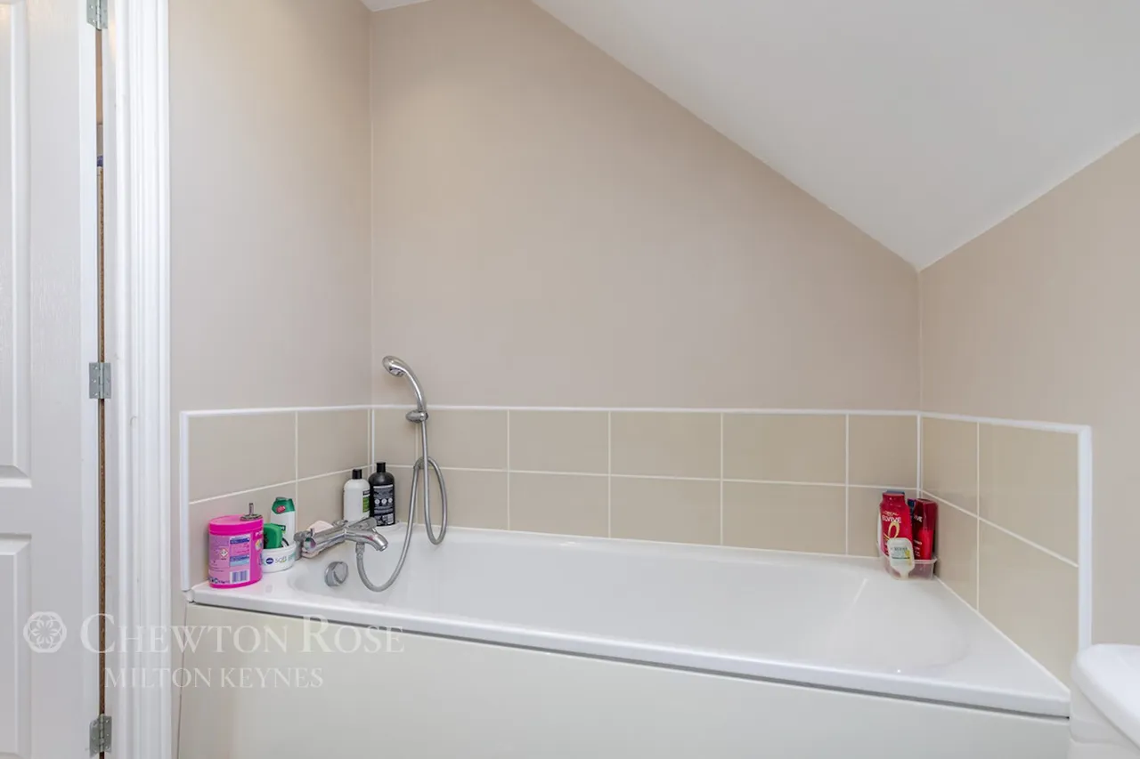 Freyberg Drive, Aylesbury, photo 36