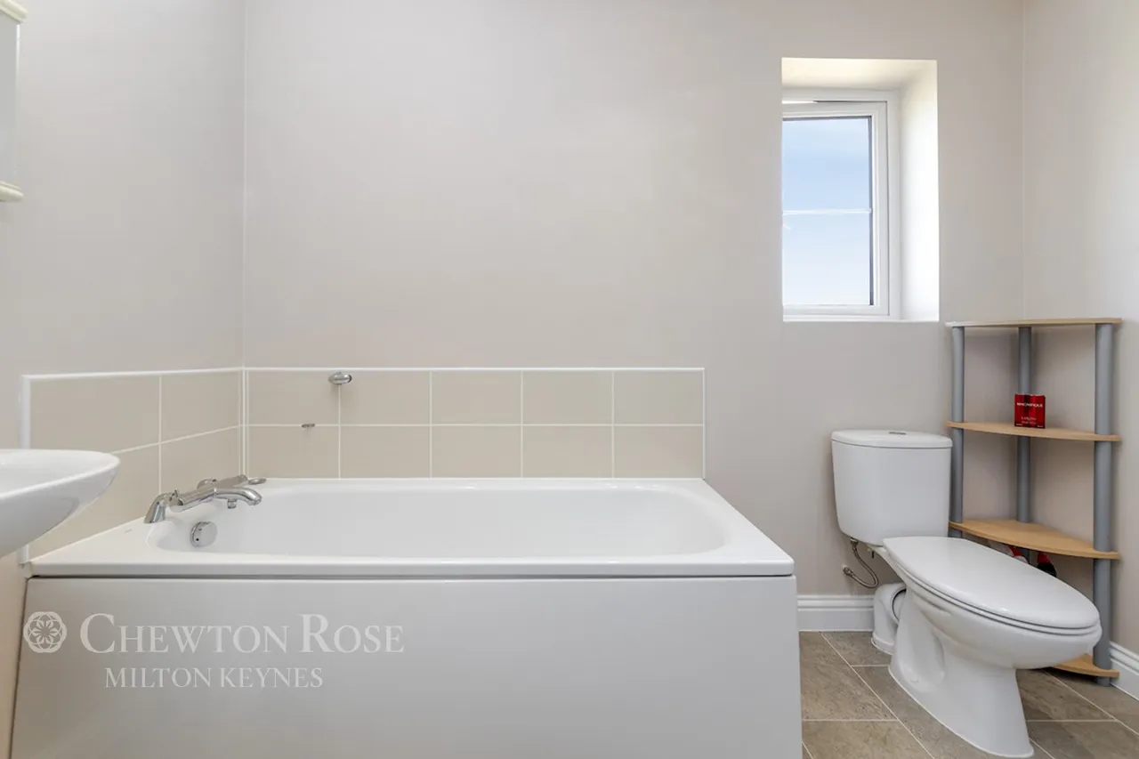 Freyberg Drive, Aylesbury, photo 35