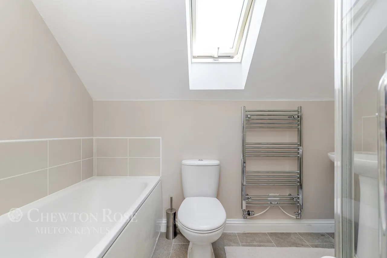 Freyberg Drive, Aylesbury, photo 32