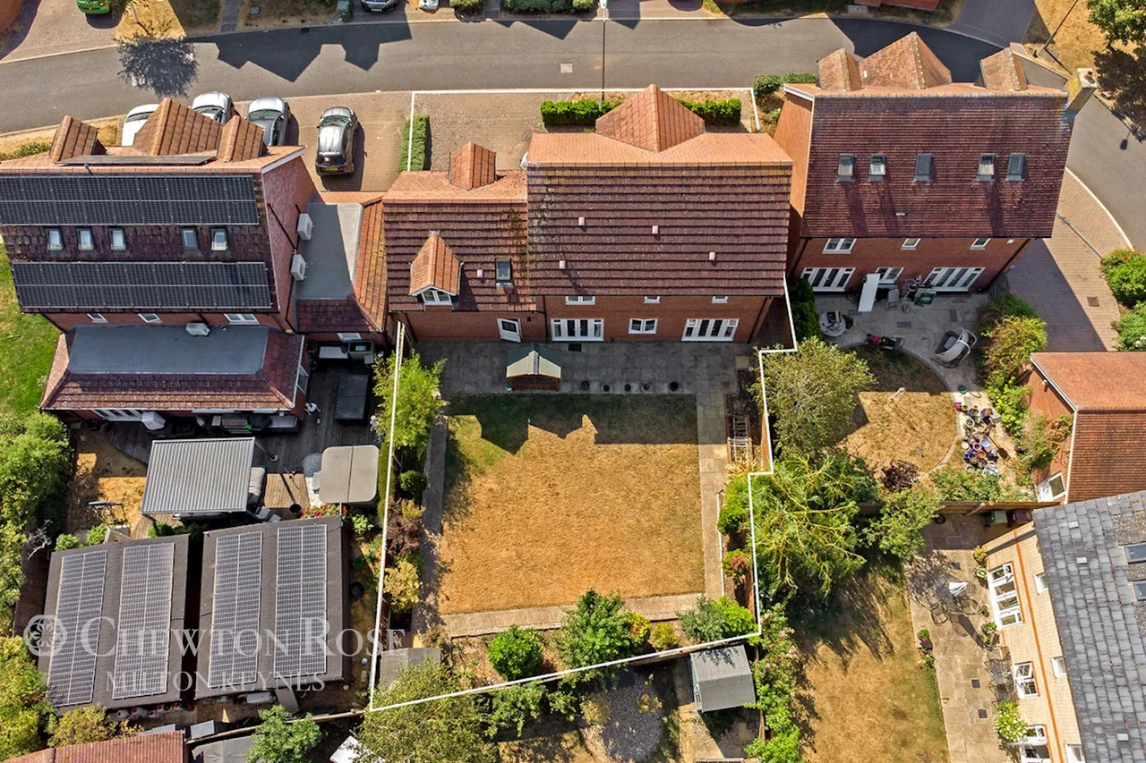 Freyberg Drive, Aylesbury, photo 2