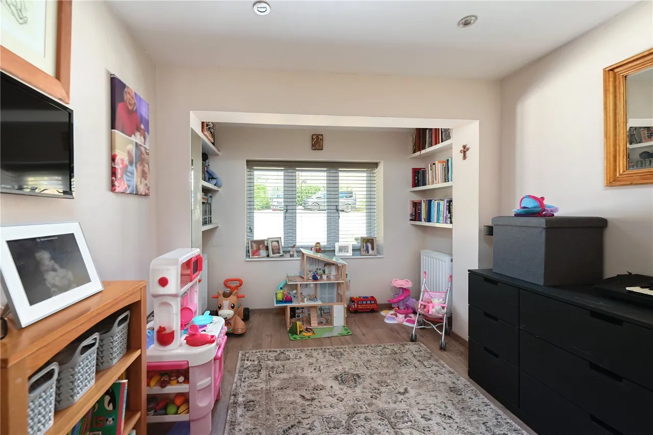 Knoll Road, Fleet, Hampshire, GU51 4PR, photo 13
