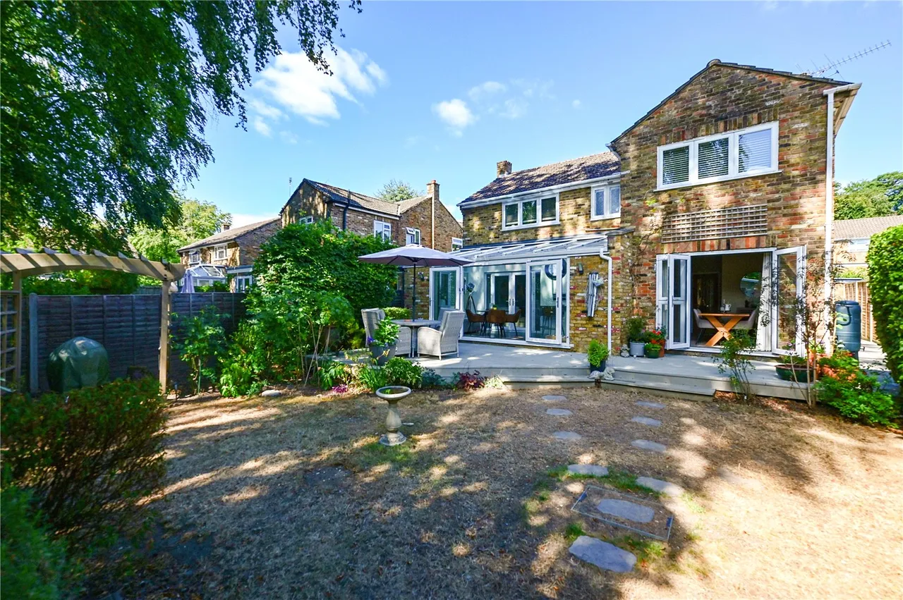 Knoll Road, Fleet, Hampshire, GU51 4PR, photo 17