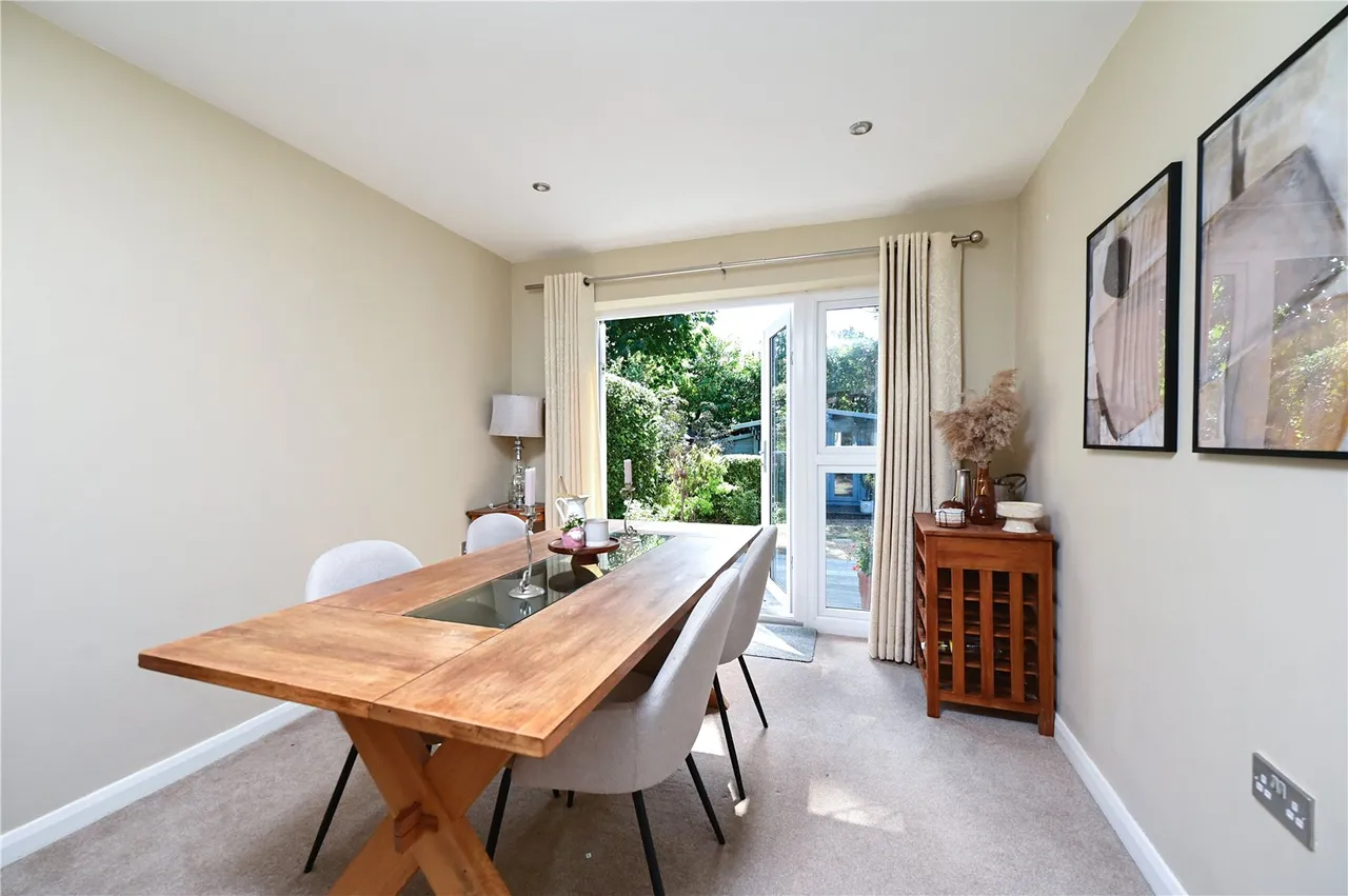 Knoll Road, Fleet, Hampshire, GU51 4PR, photo 6