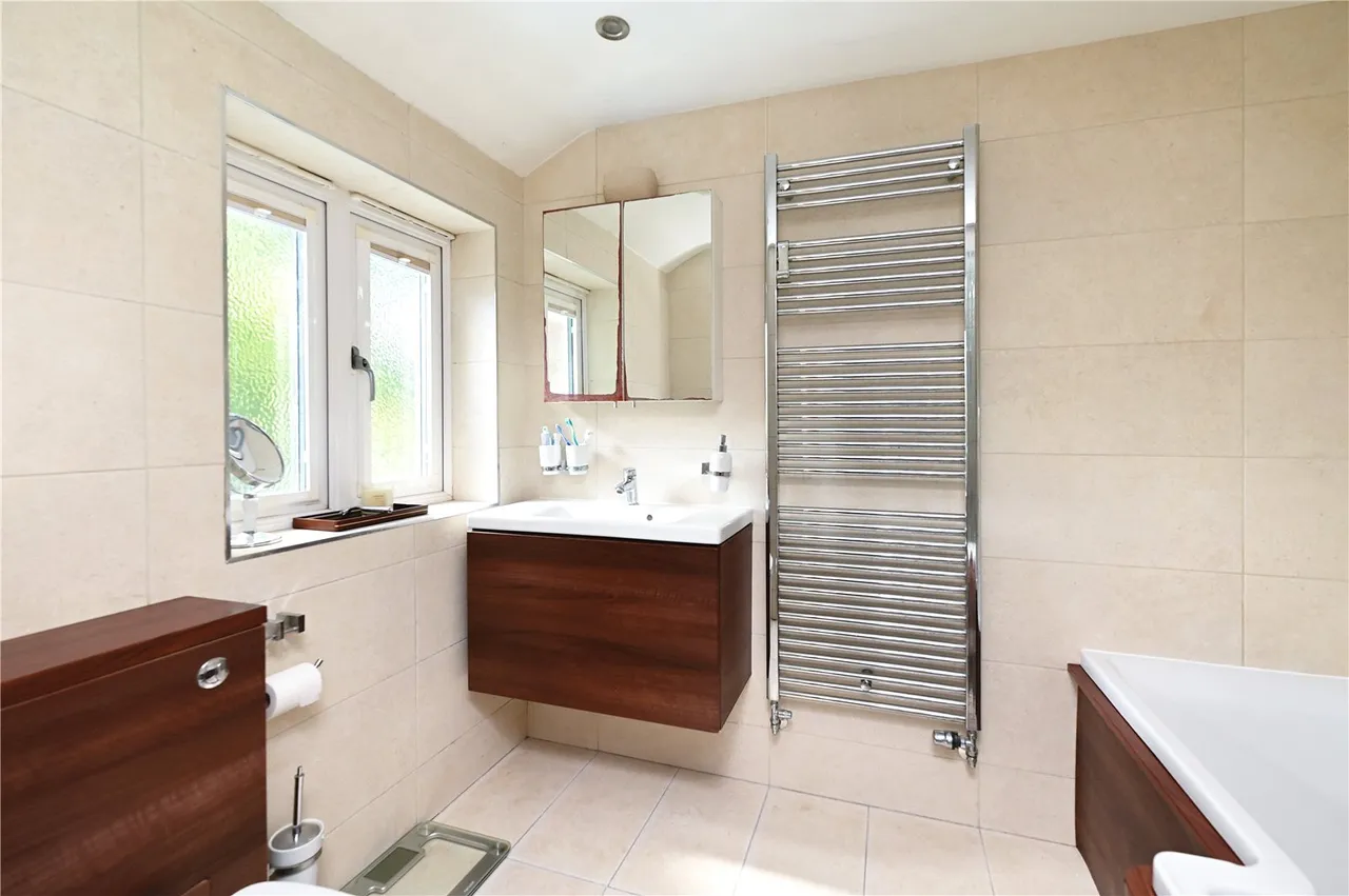 Knoll Road, Fleet, Hampshire, GU51 4PR, photo 8