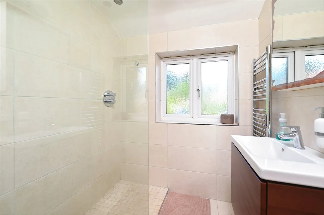 Knoll Road, Fleet, Hampshire, GU51 4PR, photo 12