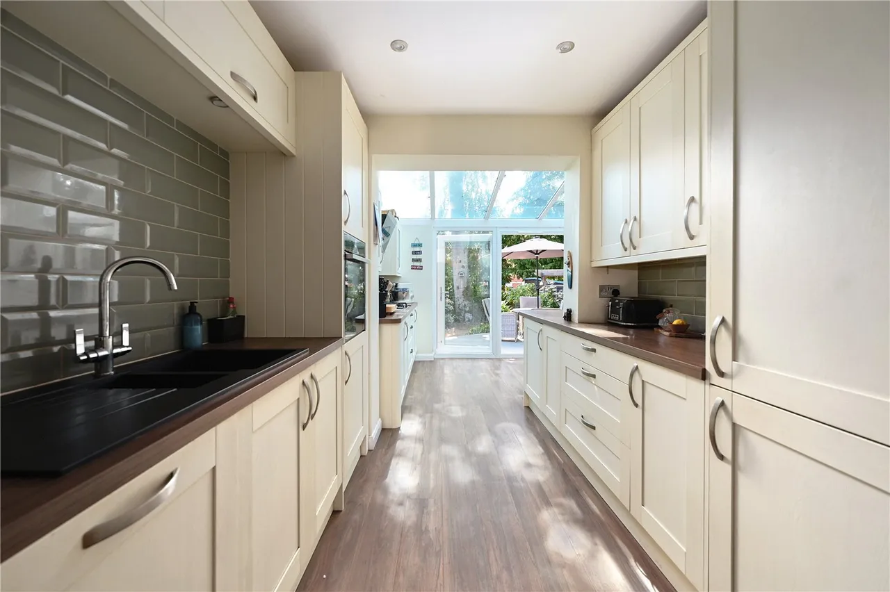 Knoll Road, Fleet, Hampshire, GU51 4PR, photo 5