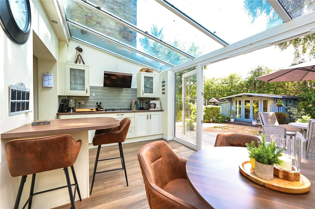 Knoll Road, Fleet, Hampshire, GU51 4PR, photo 2