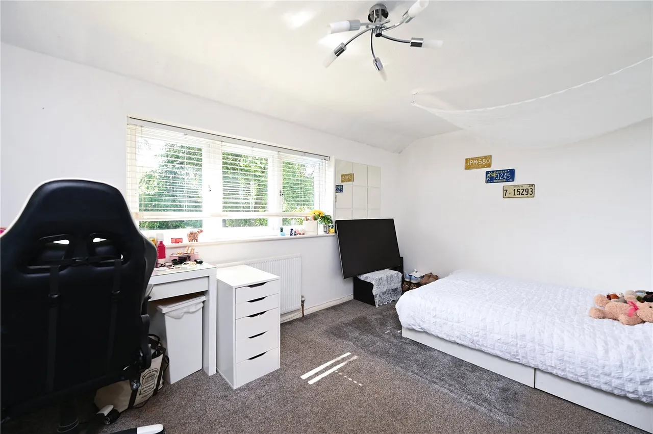 Knoll Road, Fleet, Hampshire, GU51 4PR, photo 9