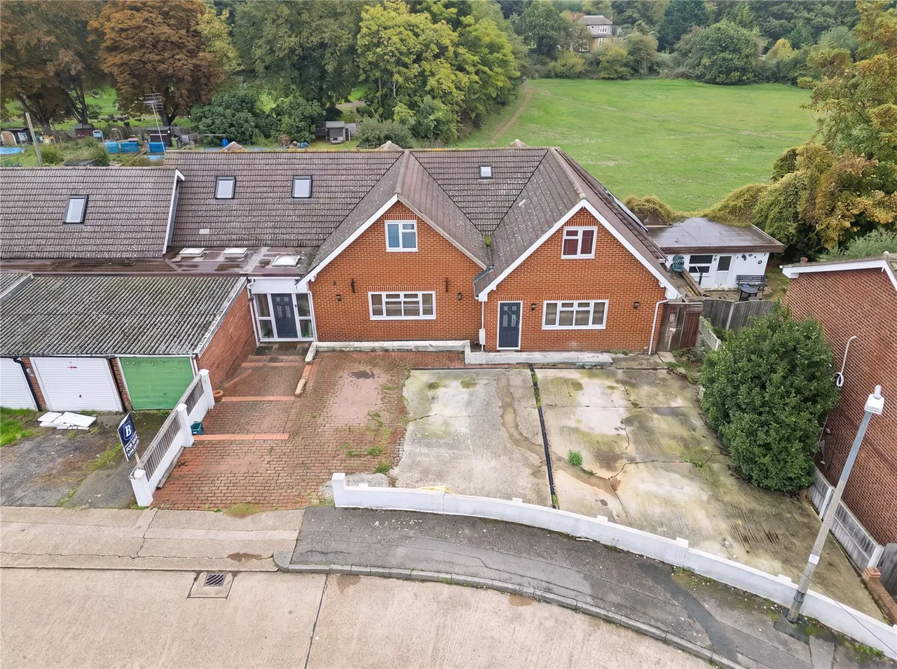 8 bed house for sale, Maycroft Gardens, Grays, RM17