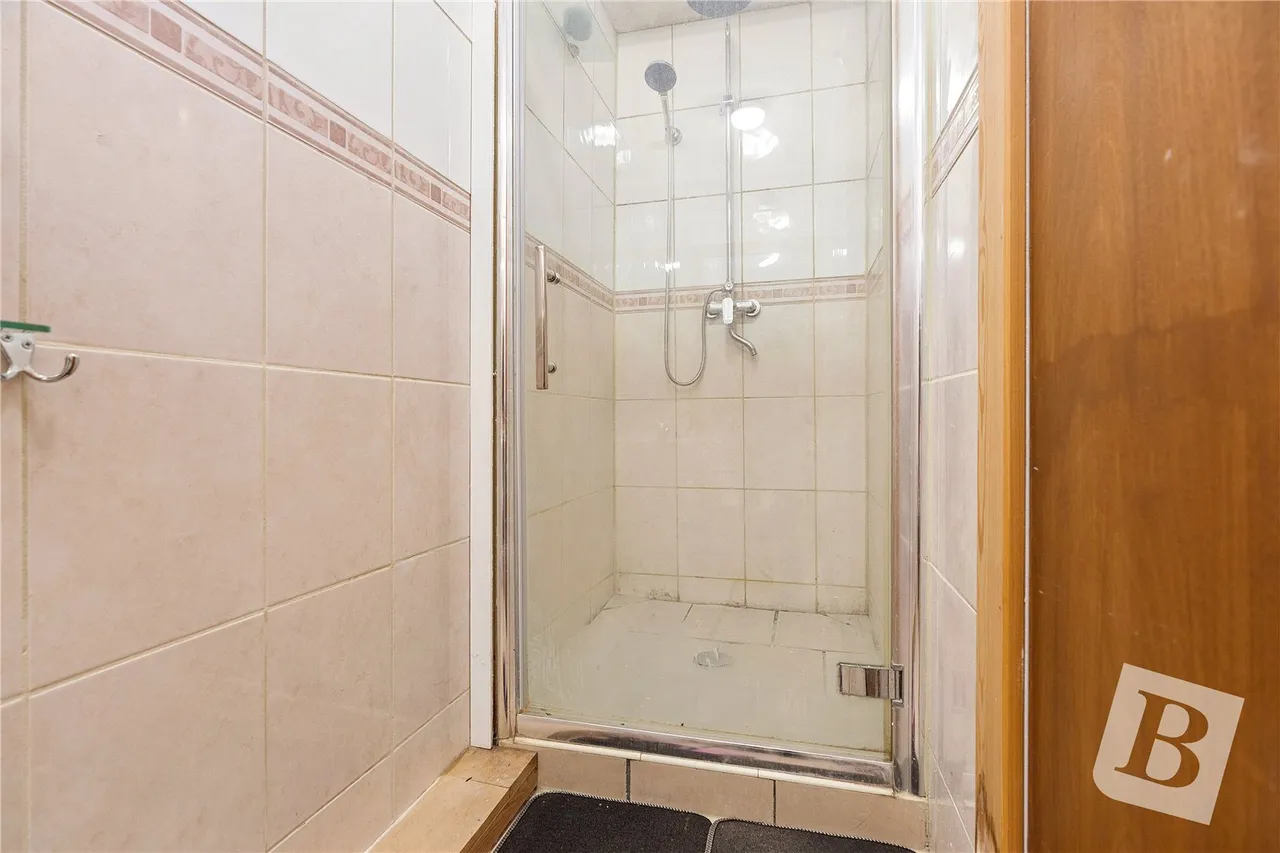 Maycroft Gardens, Grays, RM17, photo 28