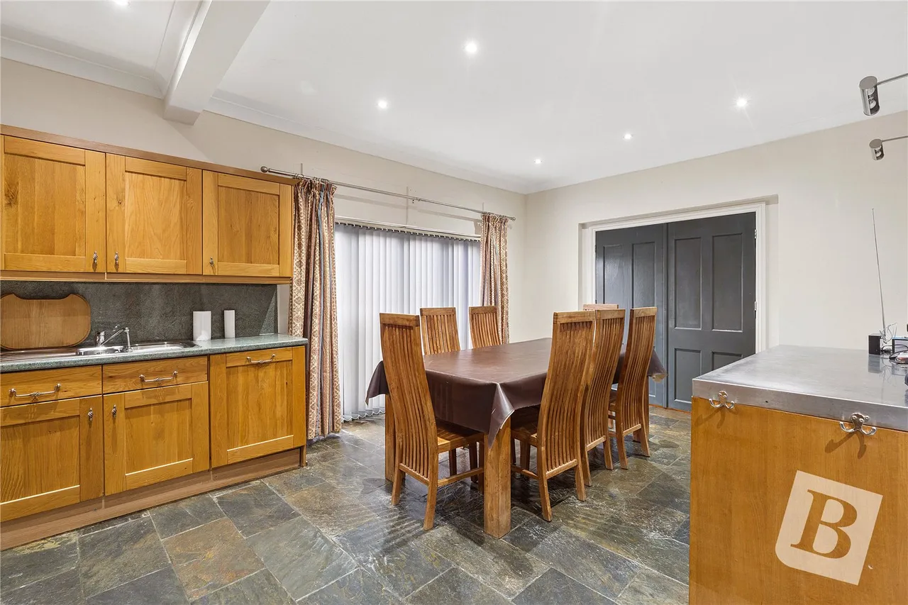 Maycroft Gardens, Grays, RM17, photo 6