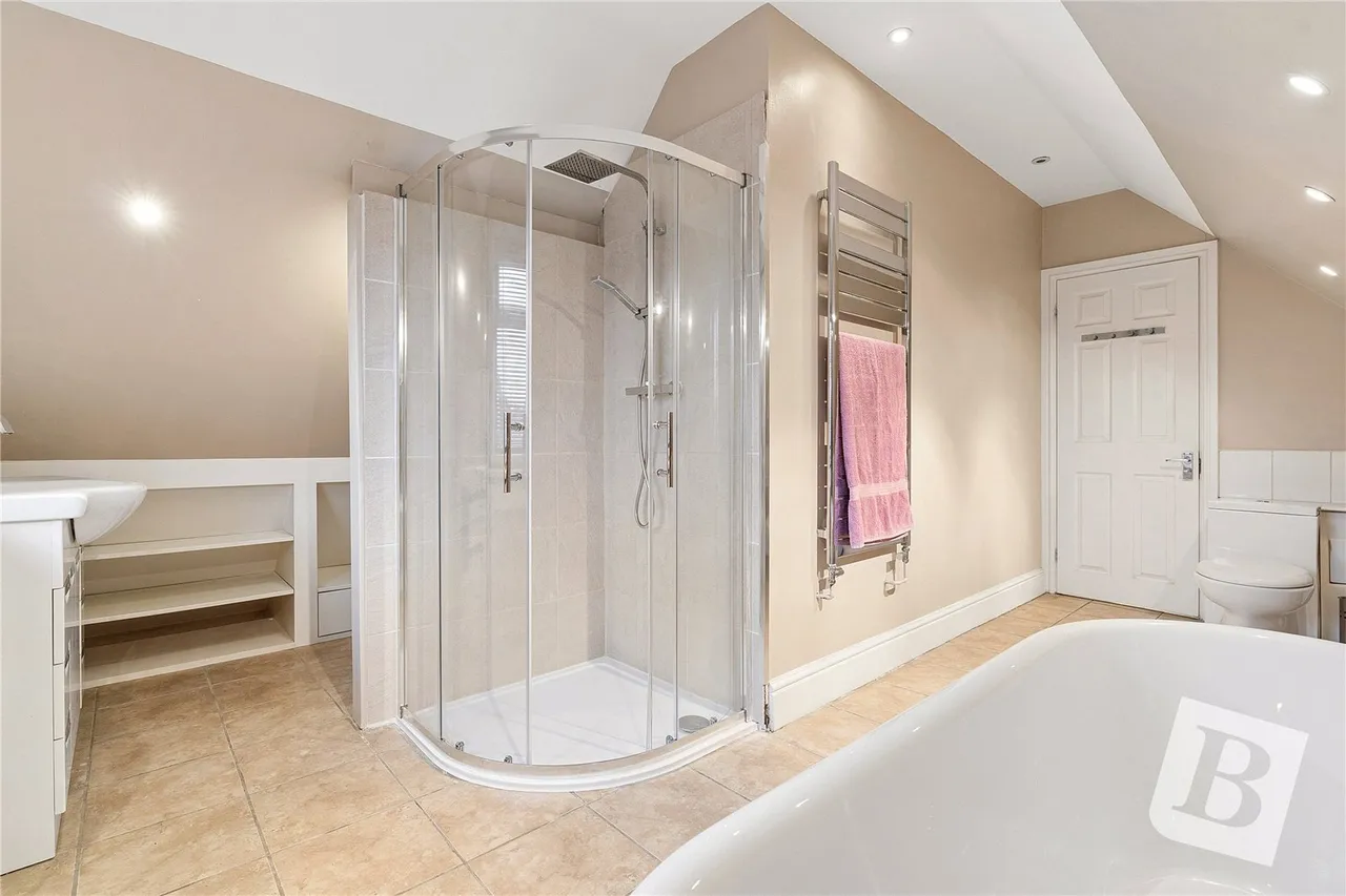 Maycroft Gardens, Grays, RM17, photo 17