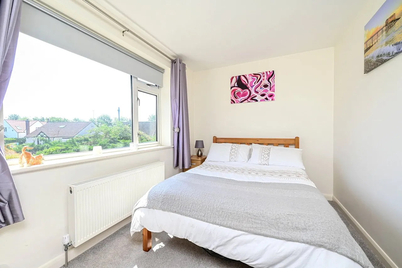 Riverside Close, Staines, TW18, photo 17