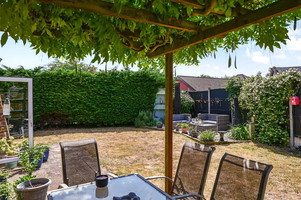 Riverside Close, Staines, TW18, photo 4
