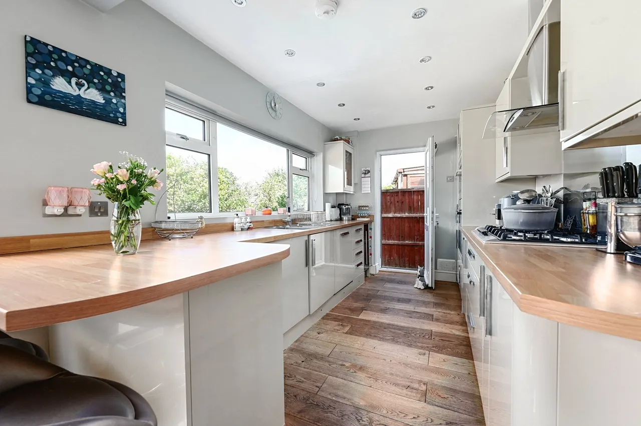 Riverside Close, Staines, TW18, photo 8