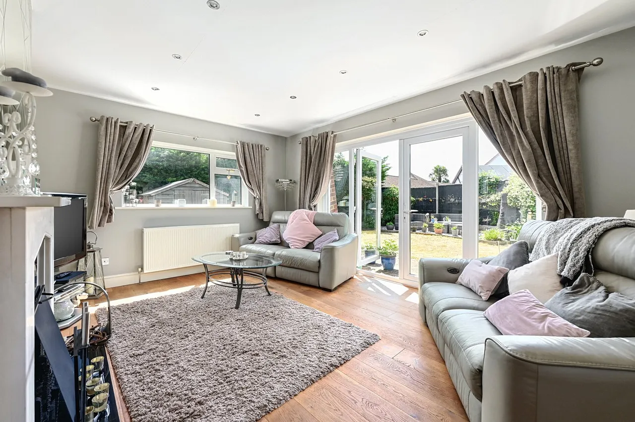 Riverside Close, Staines, TW18, photo 6