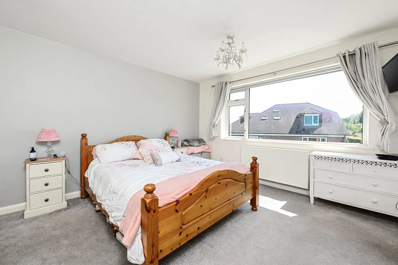 Riverside Close, Staines, TW18, photo 19