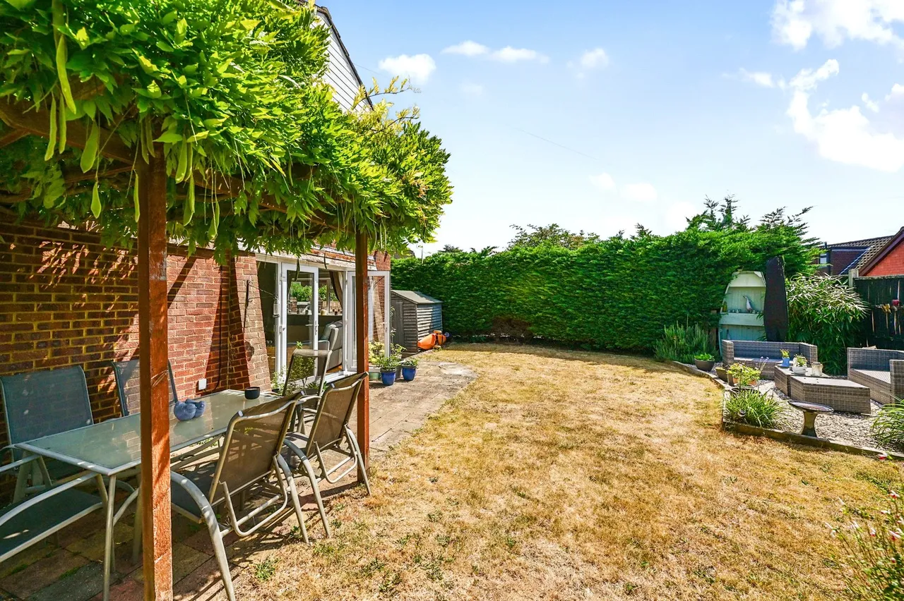 Riverside Close, Staines, TW18, photo 15