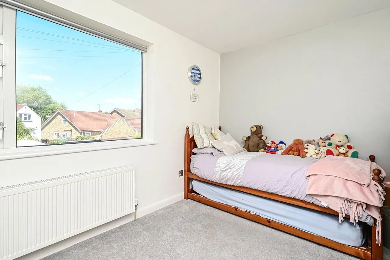 Riverside Close, Staines, TW18, photo 16