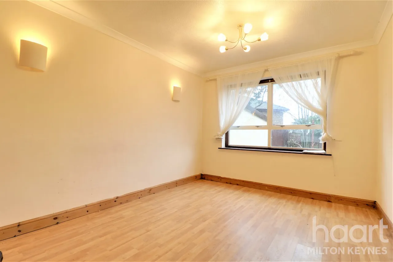 Favell Drive, Furzton, MK4, photo 3