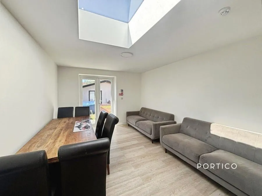 Latchford Place, Chigwell, IG7, photo 5