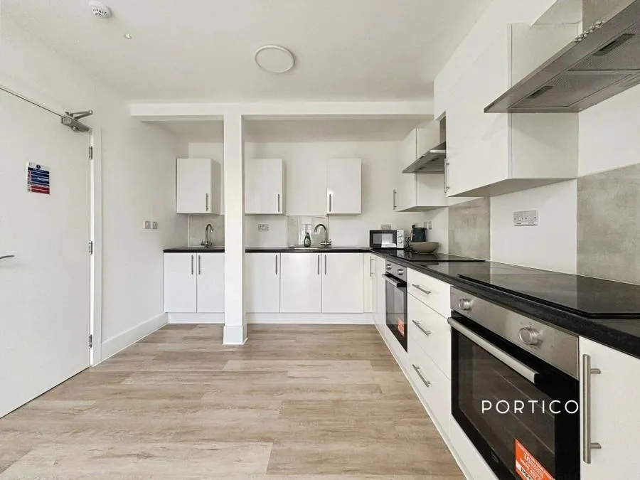 Latchford Place, Chigwell, IG7, photo 6