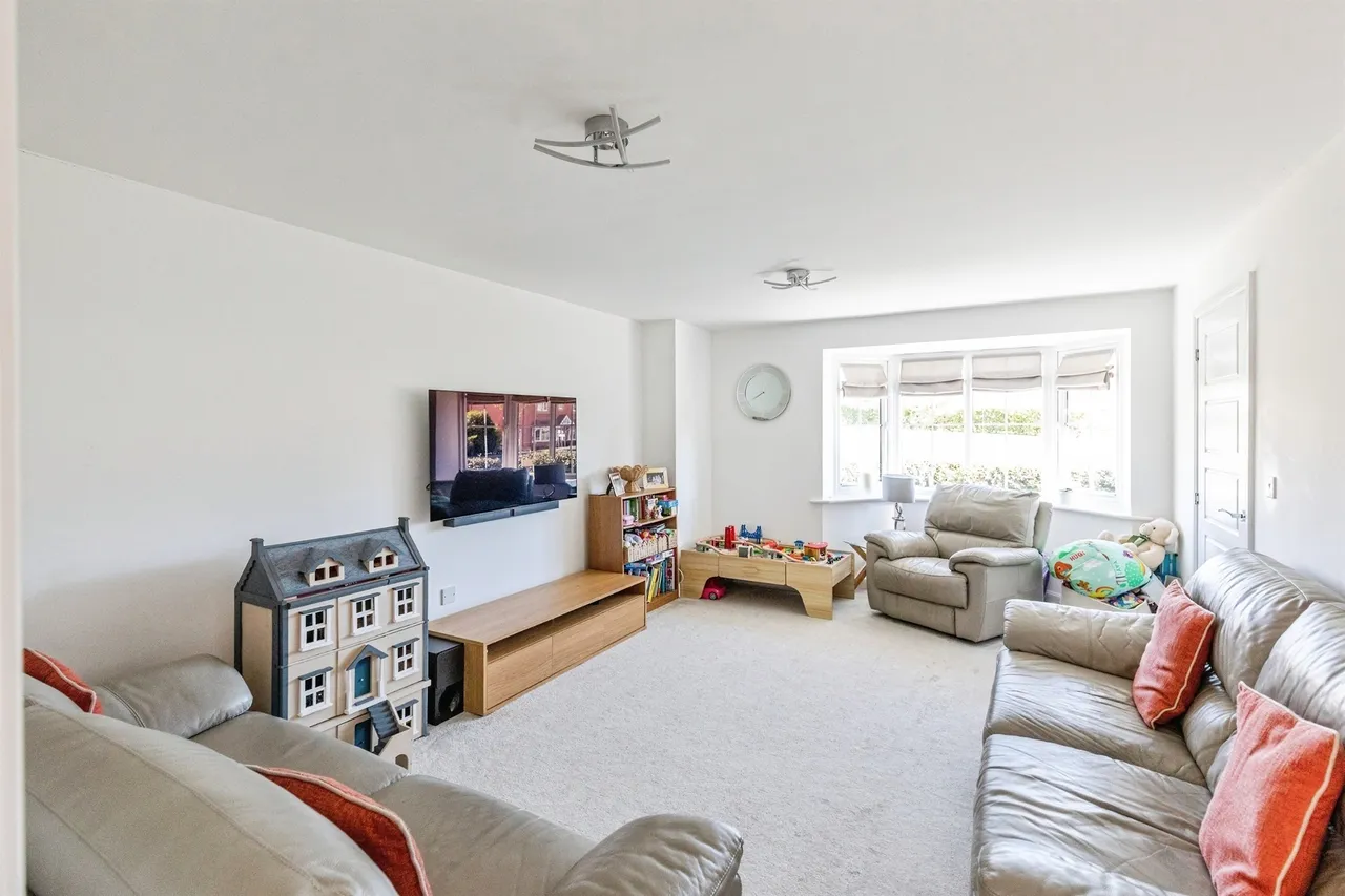 Aintree Road, Corby, NN18, photo 2