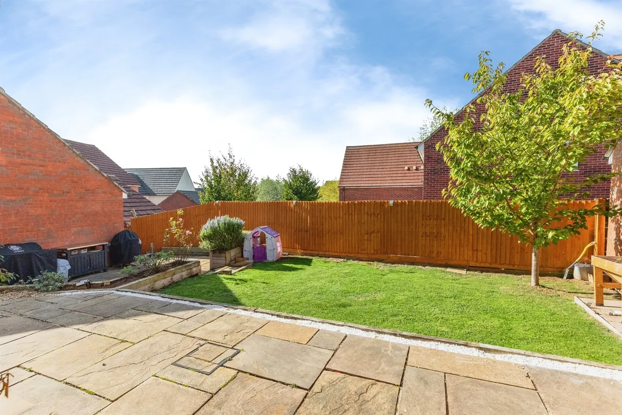 Aintree Road, Corby, NN18, photo 13
