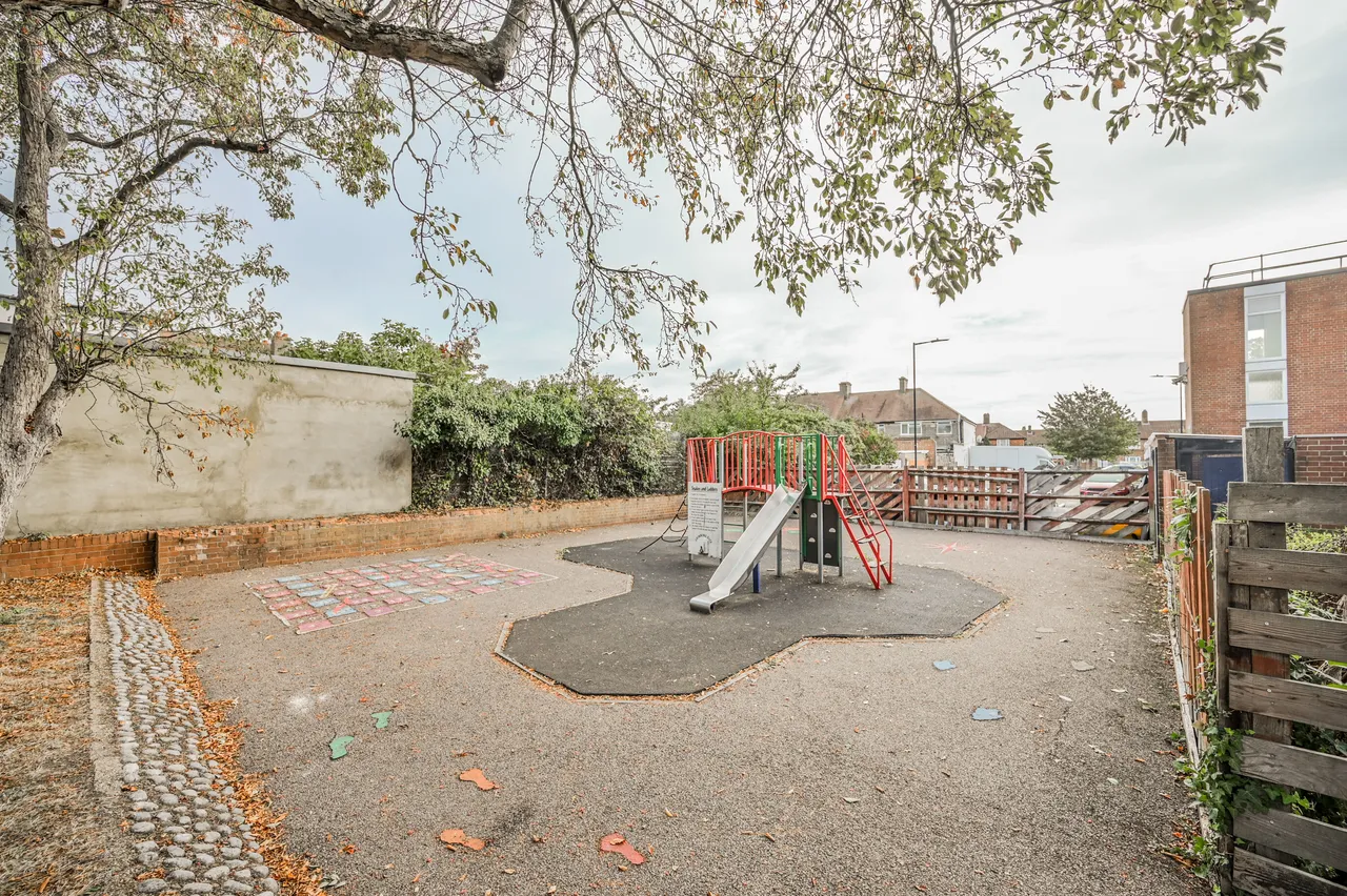 London, N22, photo 32